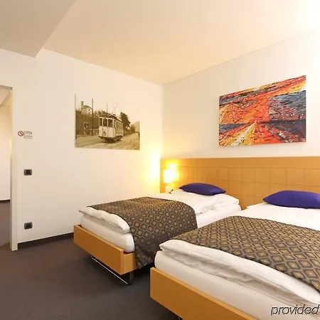 Coronado 4*